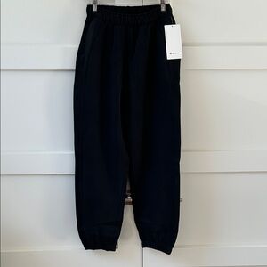 Lululemon Scuba Mid-Rise Oversized Jogger